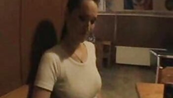 Una puttana amatoriale mamme mature porche inchiostrata si gode una copulazione anale hardcore