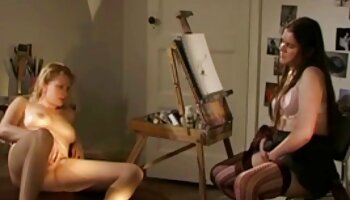 Crossdresser viene strattonato e porcone mature succhiato