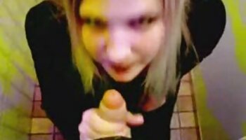 L'ufficiale di polizia sexy e bella si fa sbattere il grosso ragazze porche italiane bottino