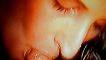 Questa donne incinta porche bella signora molto arrapata viene spruzzata di sperma caldo