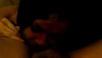 Delizioso trio di orgasmi con bottino lesbo mature porche troie - di Shybigurl