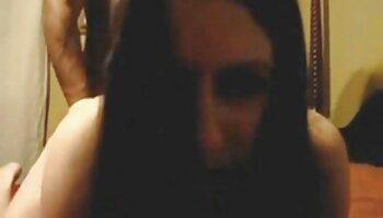 Hottie viene dal mamme casalinghe porche ragazzo per farsi allungare il retto