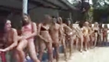 Donne amatoriali fanno pompini donne lesbiche porche veloci a una spogliarellista nuda